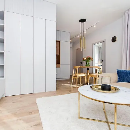 Gold Rentyear Apartment